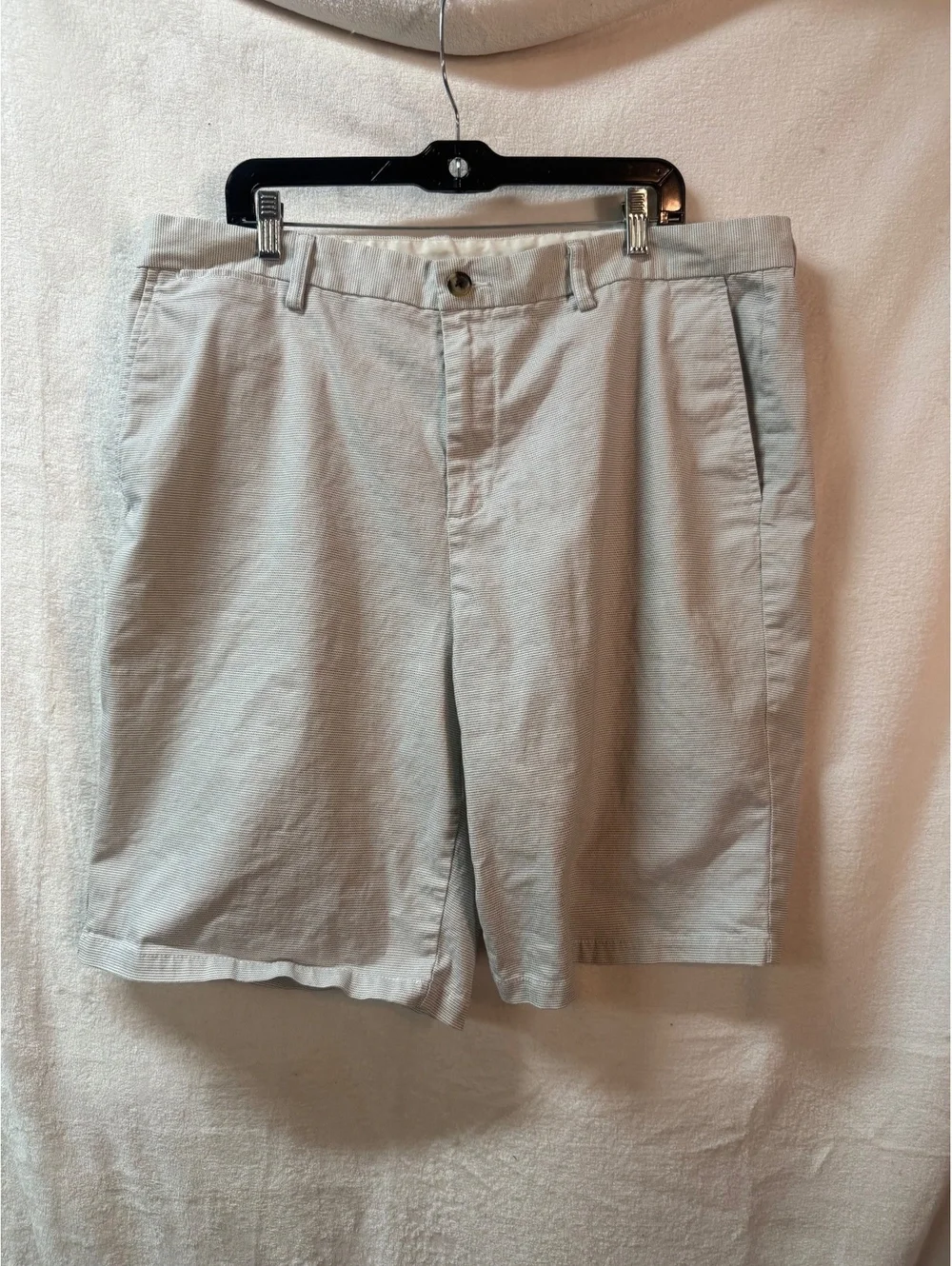 Old Navy Ultimate Slim Built-In Flex Khaki Shorts Size 40